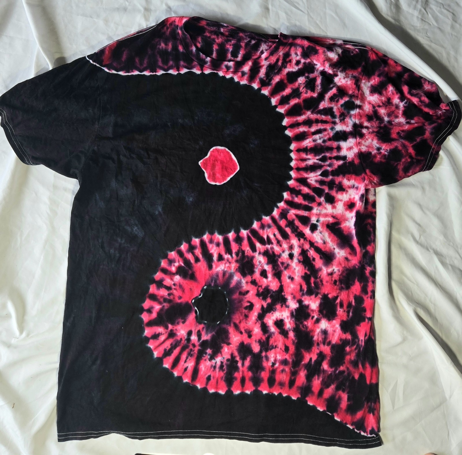 Gildan Tie Dye T-shirt Black Hot Pink Yin Yang Free Shipping Made to Order