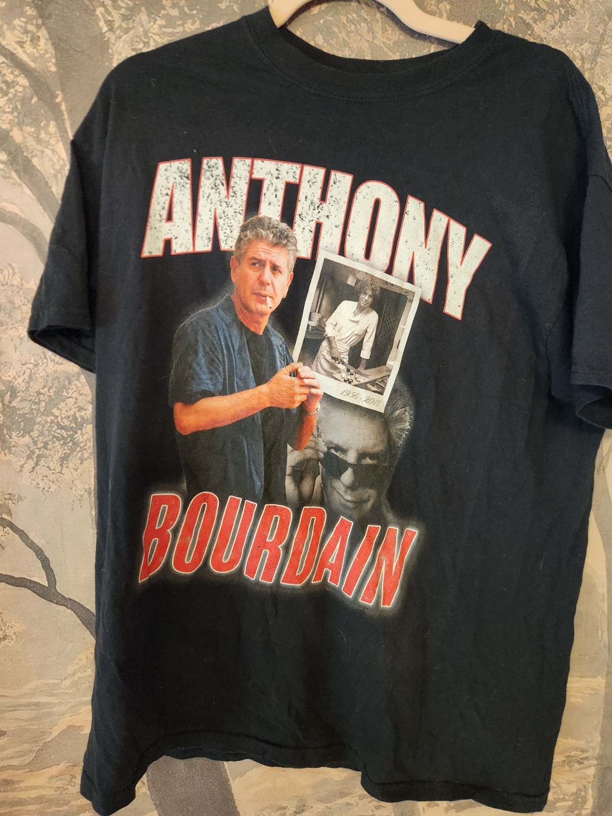 Anthony Bourdain Memorial Tribute T-Shirt Black Graphic Tee Chef Travel Food