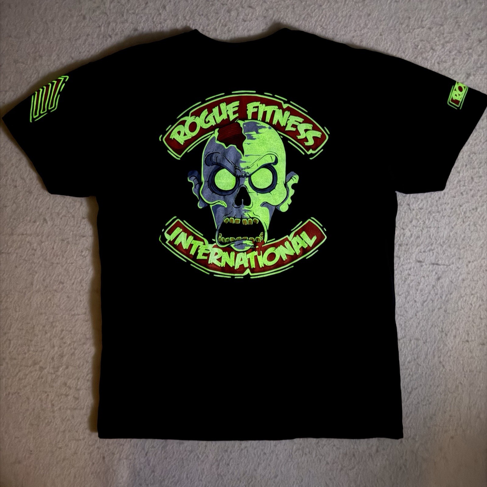 Vintage Rogue Fitness Crossfit Halloween Zombie Glow Gym Wod T-Shirt 2019 Medium