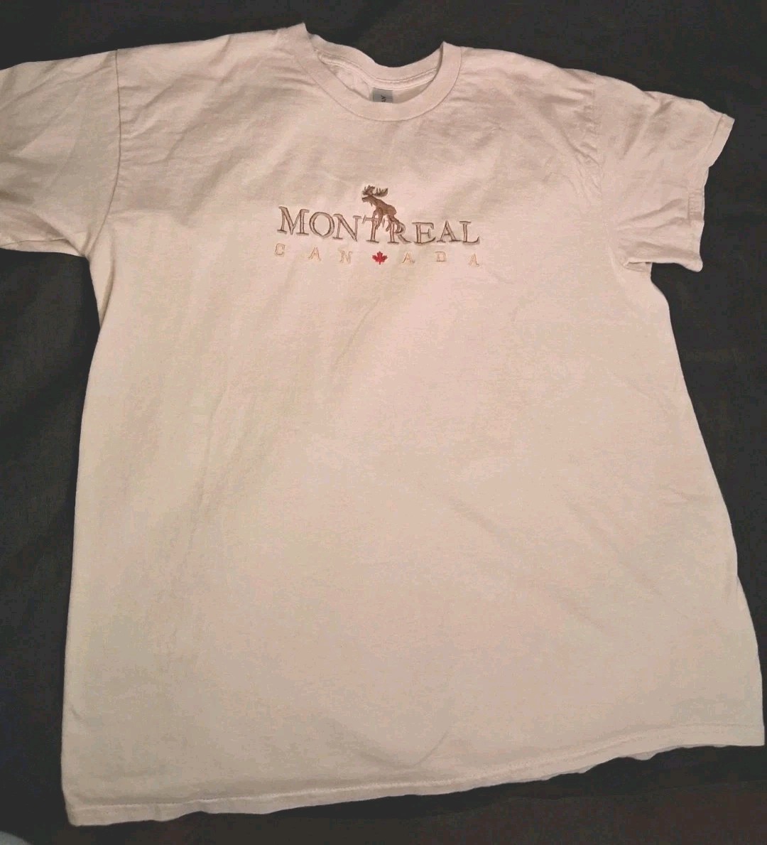 Montreal Canada Embroidered Men’s T-shirt Red Maple Leaf Brown Moose Size L