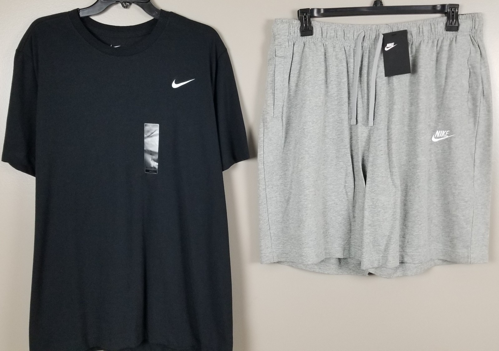 NIKE SWOOSH OUTFIT SHIRT + SHORTS SET GYM WORKOUT BLACK GREY NEW (SIZE XL)