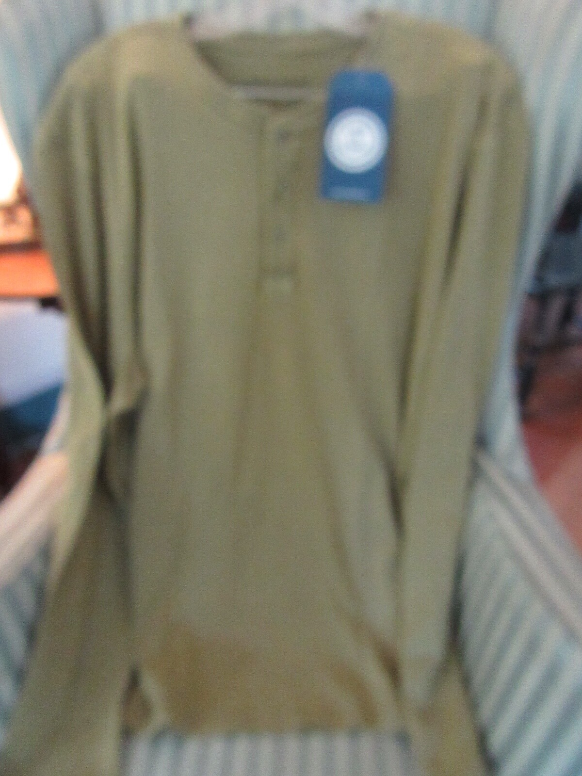 NWT! LIFE IS GOOD MEN L/S SOLID HENLEY IN FATIGUE GREEN (XL)…SO SOFT AND COMFY