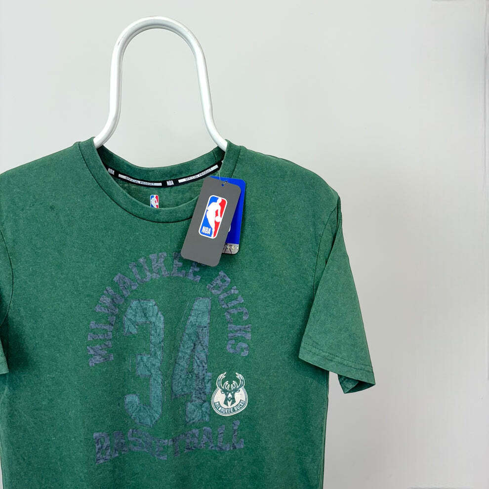 Outerstuff NBA Milwaukee Bucks Giannis Antetokounmpo Graphic Print T-Shirt M