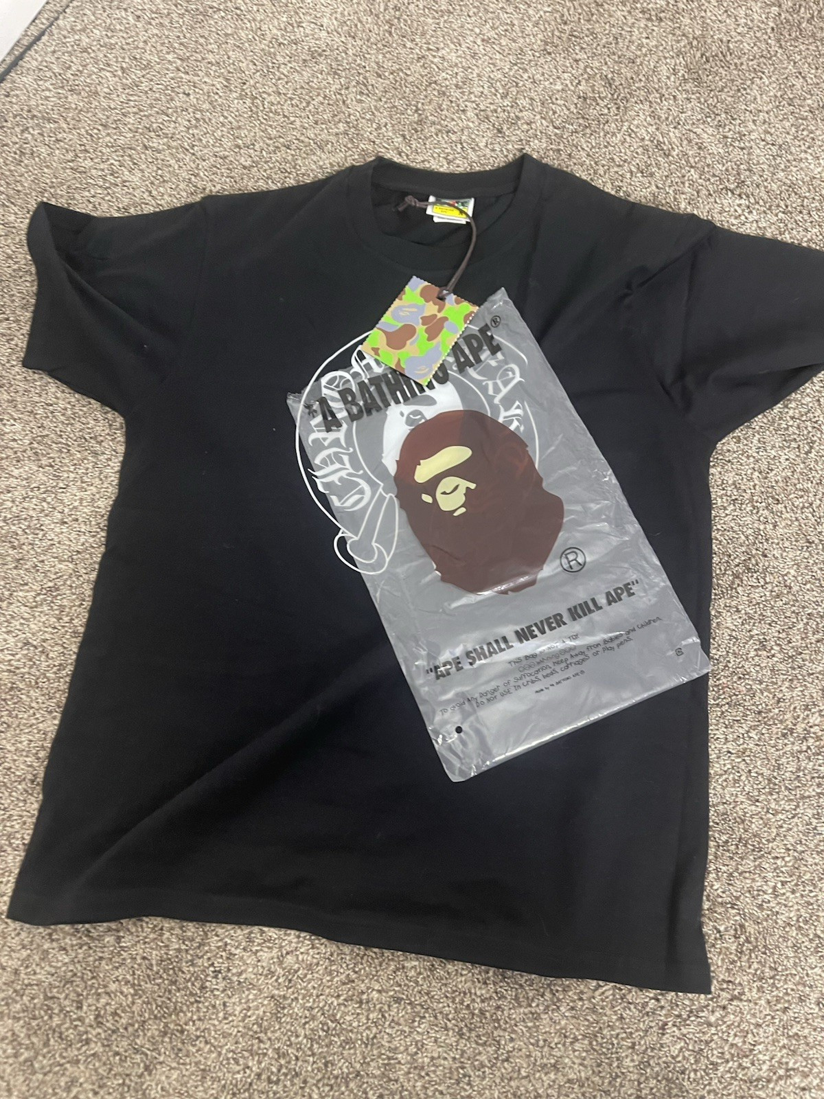 A Bathing Ape BAPE Men’s Black Graphic Logo Crew Neck Short Sleeve T-Shirt M