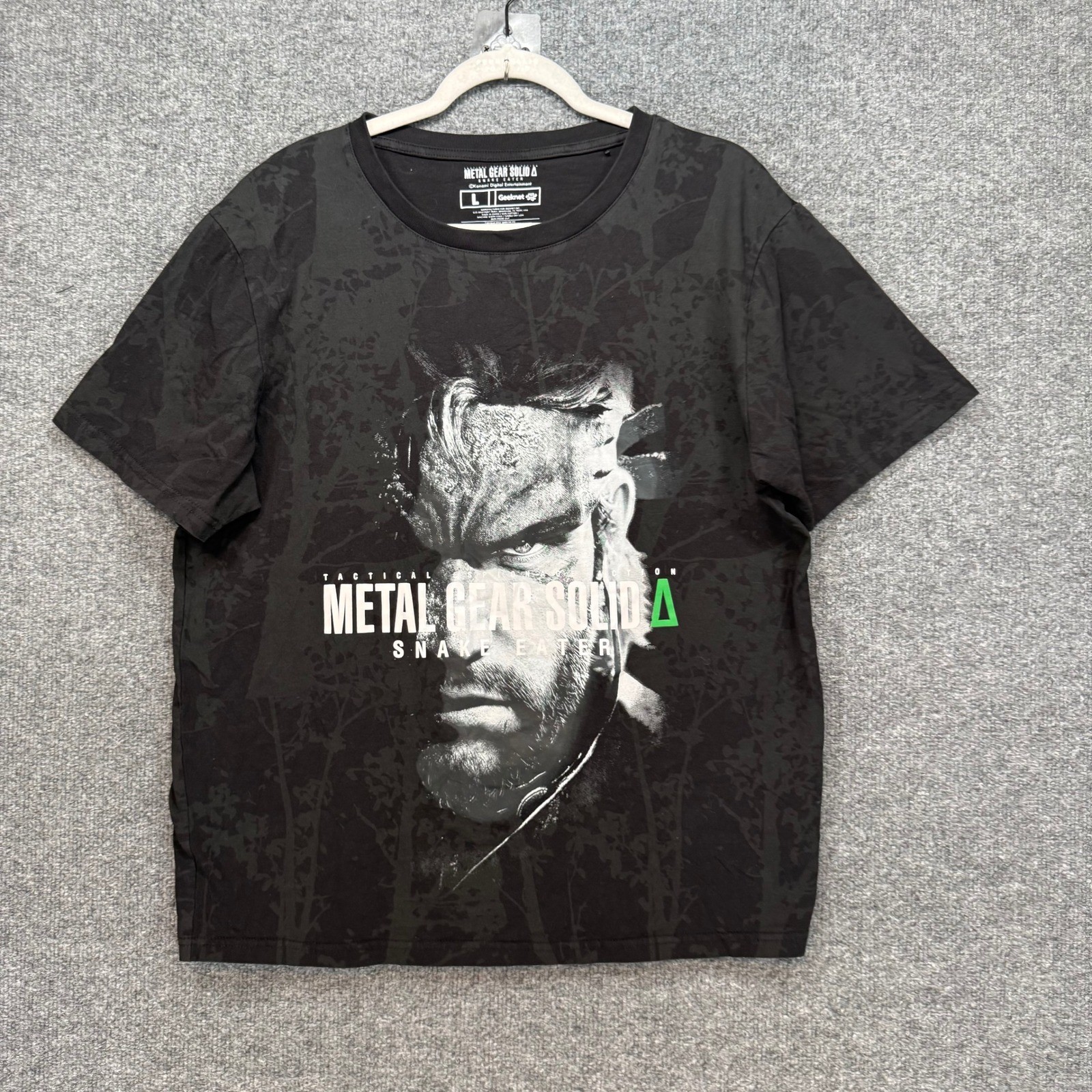Black Metal Gear Solid Geeknet Tshirt Men Large Black Solid Snake Eater Gamer