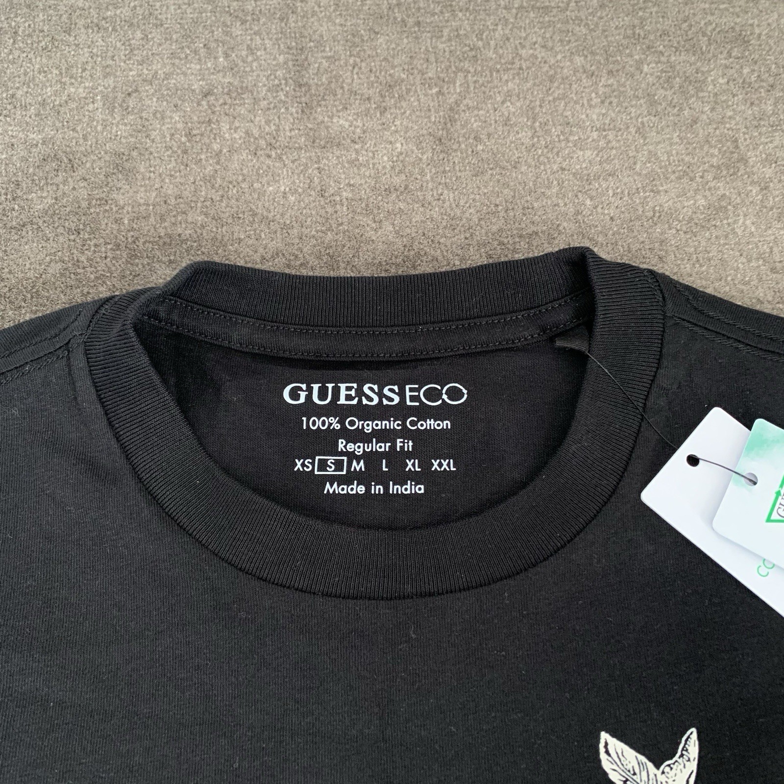 GUESS Men’s Small S T-Shirt Short Sleeve Black Crewneck Japanese Stamps Blossoms