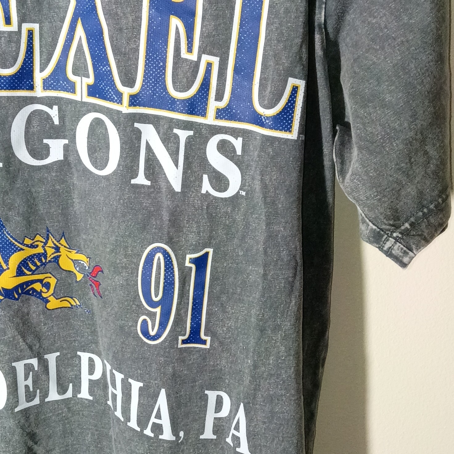 Gameday Couture Drexel Dragons Gray Graphic Logo Crew Neck T-Shirt Mens Size M