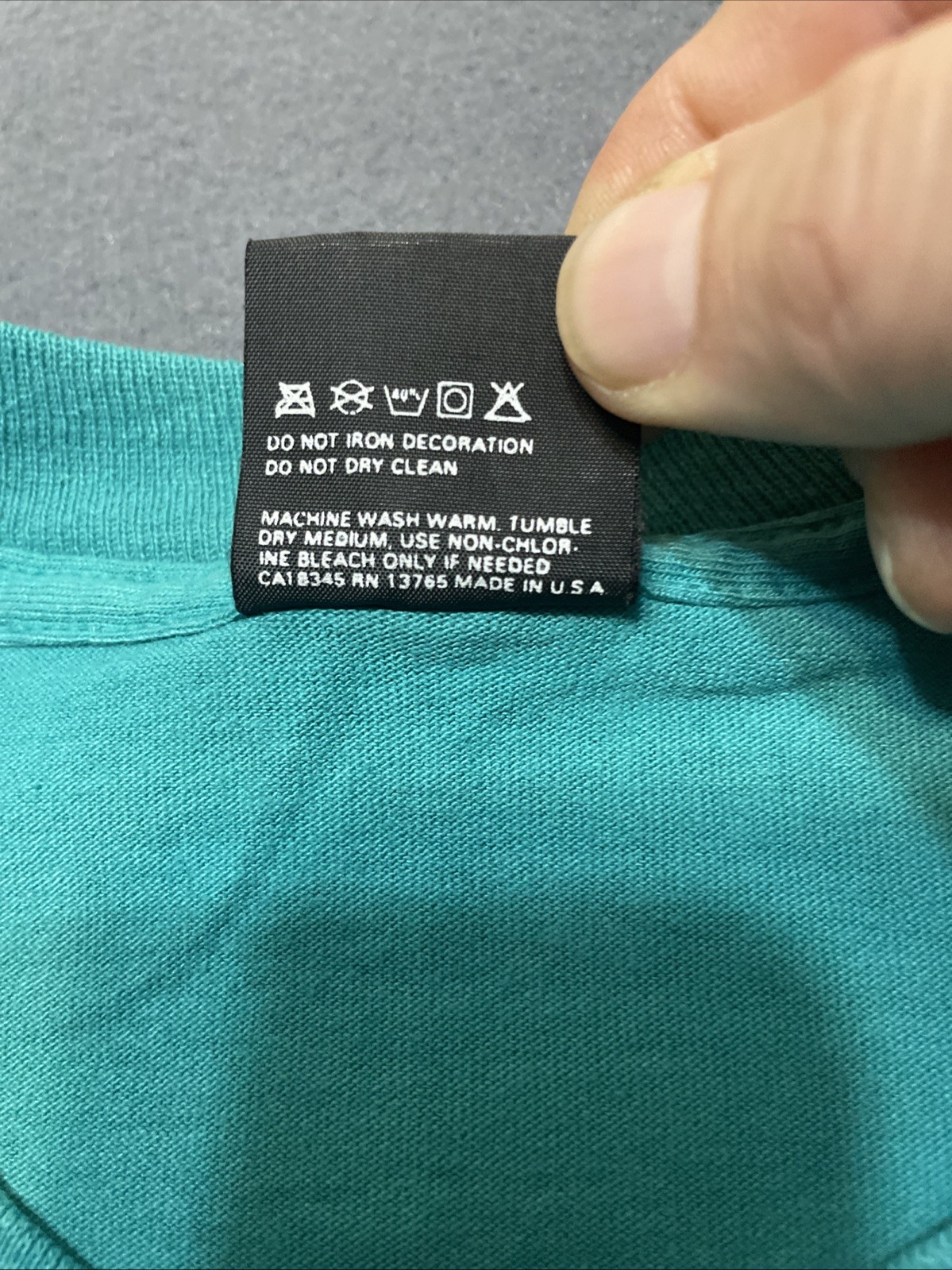 Single Stitch Screen Stars Tag ‘I’d Rather Be Quilting.’ Teal Crewneck Size LG