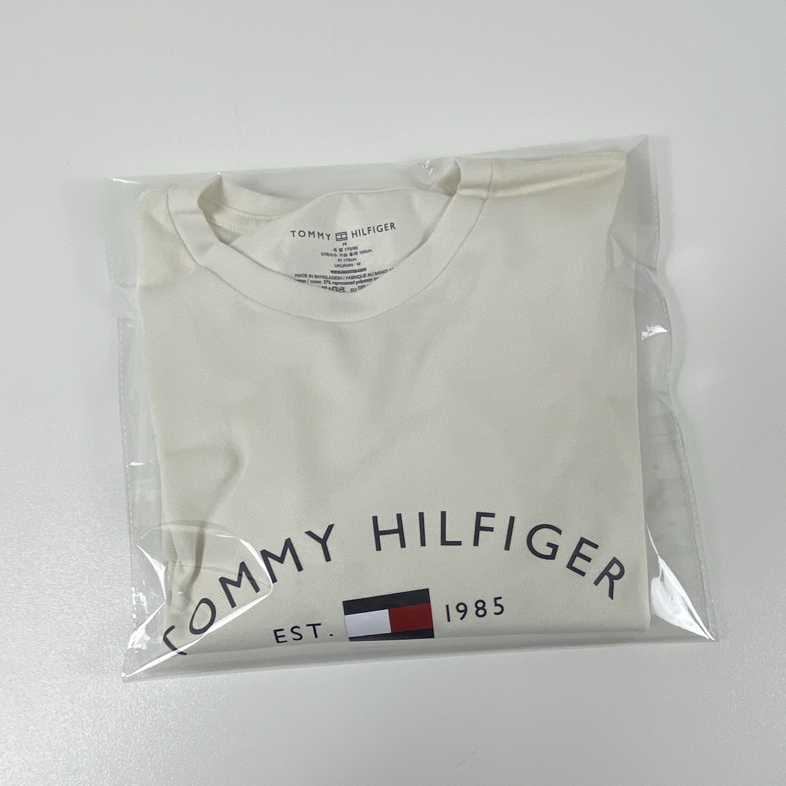 Tommy Hilfiger Men’s Crew Neck Short Sleeve Est. 1985 Flag Logo Tee M Beige