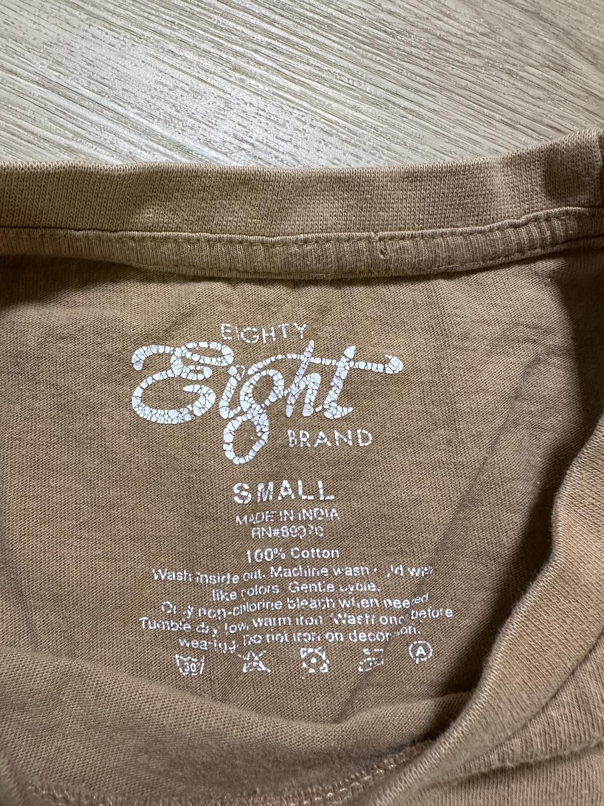 Eighty Eight Los Angeles Colorblock Graphic T-Shirt Size Small