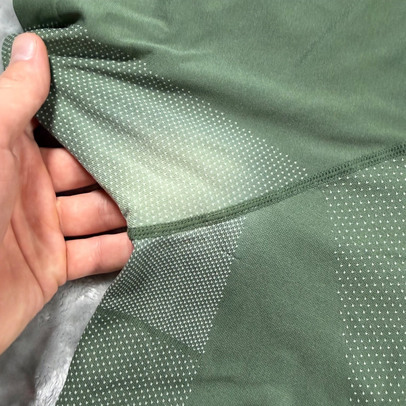 Legends Athletic Shirt Mens XL Green Nylon Gym Ventilated Performance READ