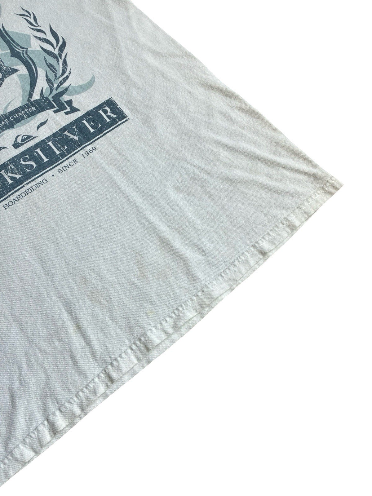 Vintage Y2K Quicksilver Graphic Short Sleeved Surf T-Shirt Size L