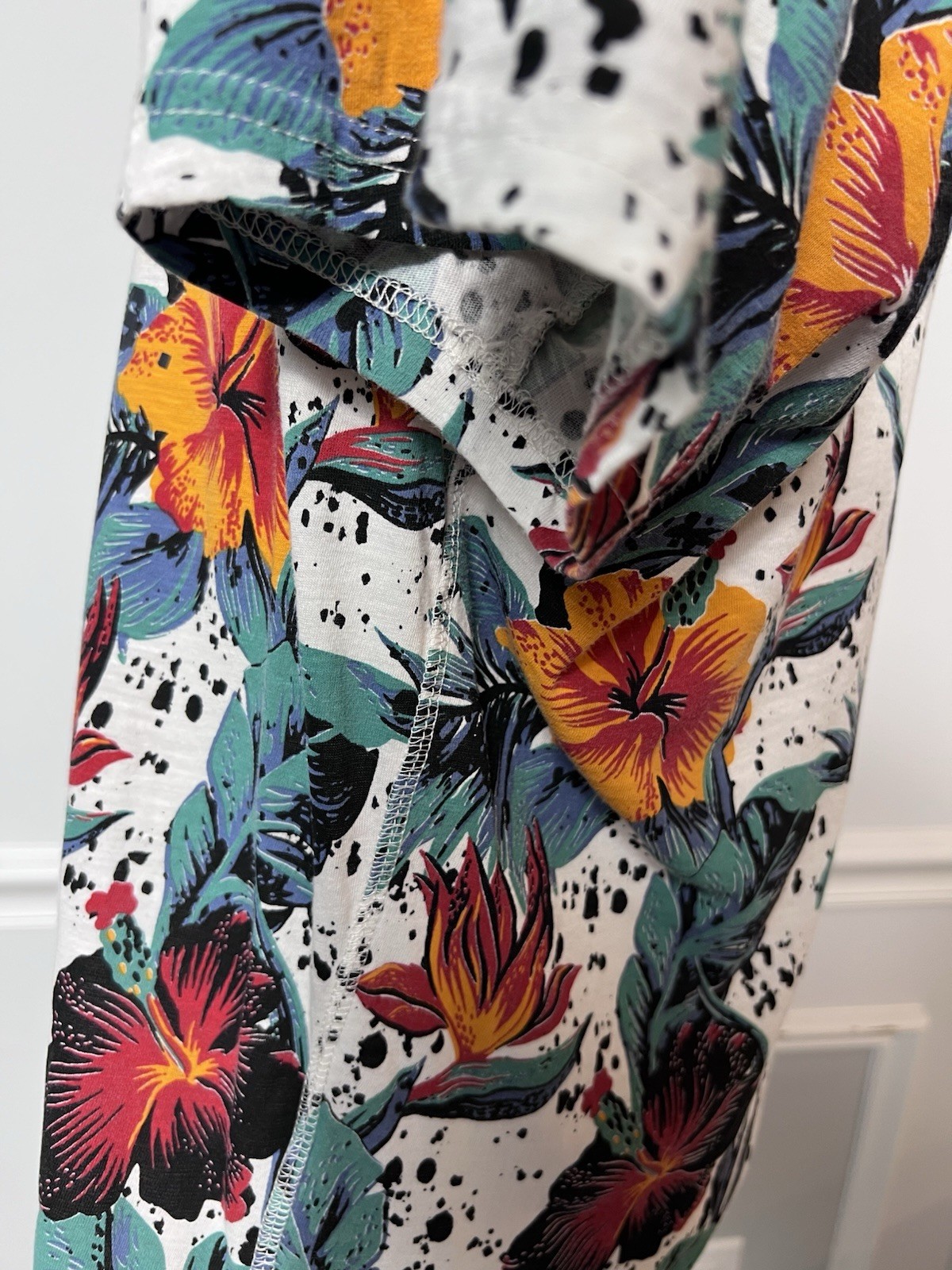 SuperDry Tropical Floral Graphic T Shirt- MED.-Hawaiian Summer Beach Casual Tee