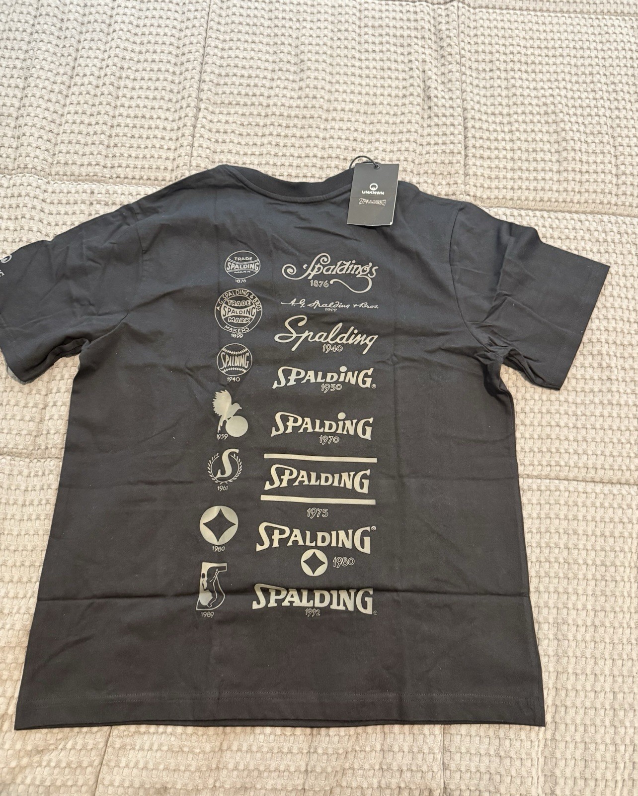 UNKNWN x Spalding T-Shirt Collab (LeBron James Brand) – Men’s Size L