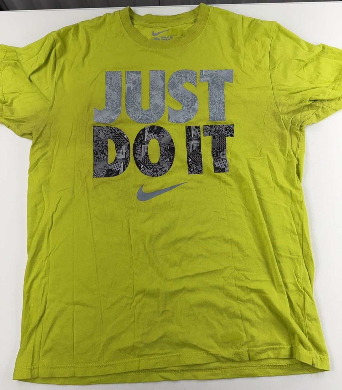 Nike Graphic T-Shirt Men’s M Neon Yellow Just Do It Short Sleeve Tee
