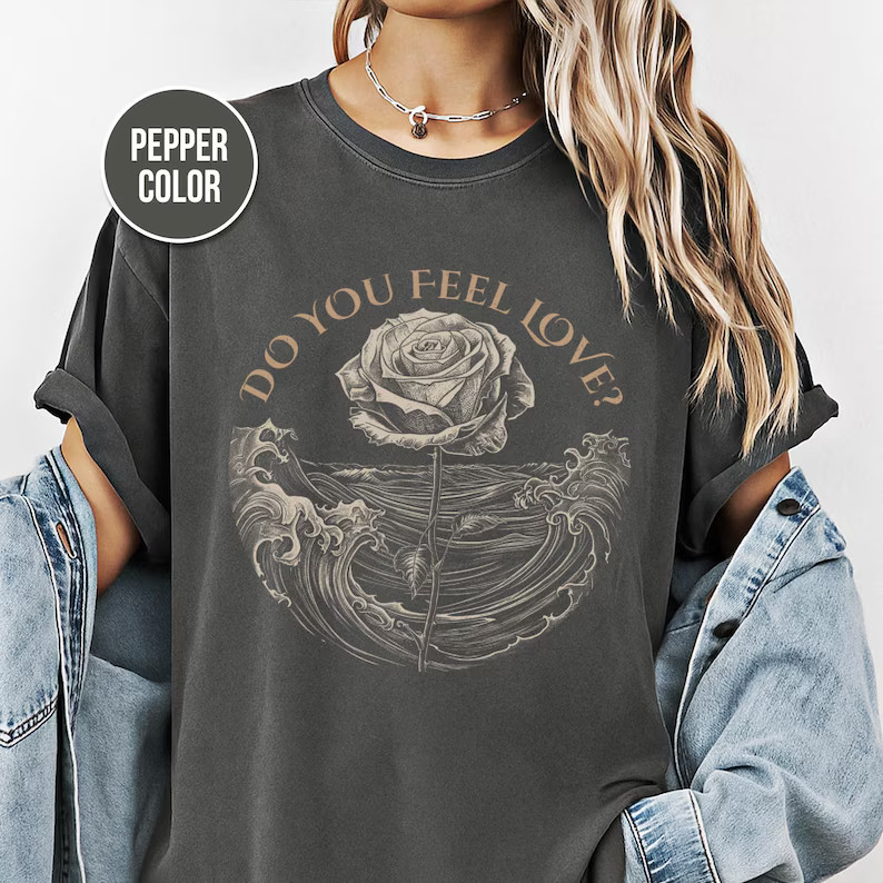Gothic Vintage Rose Ocean Waves Floral Nature Comfort Tee