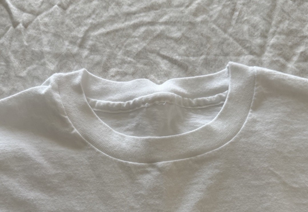 Men’s vintage single stitch Nike Air white tee with nice center graphic No Tag