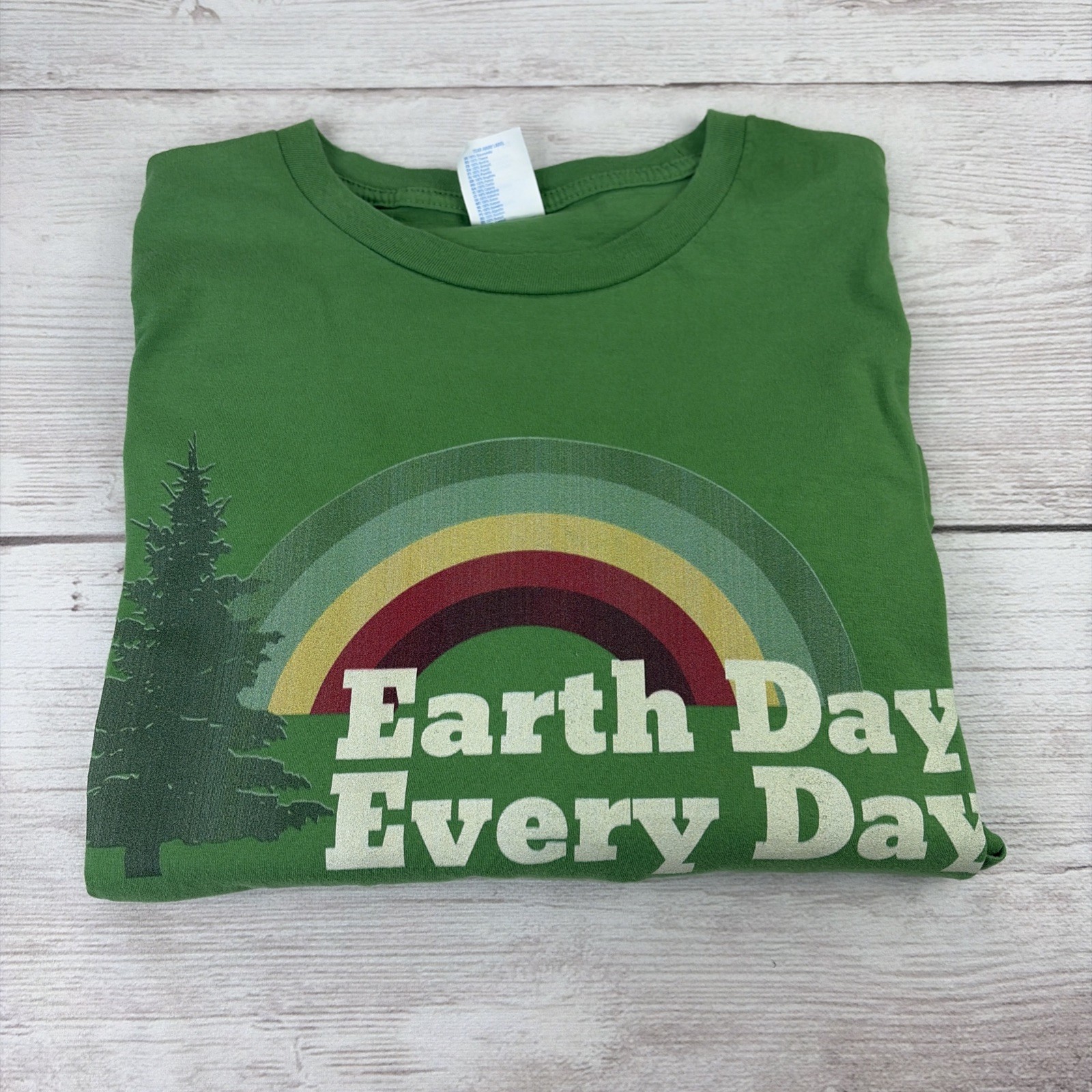 Earth Day Everyday Rainbow Pine Tree Design Novelty Men’s XL Green T-Shirt FreSh