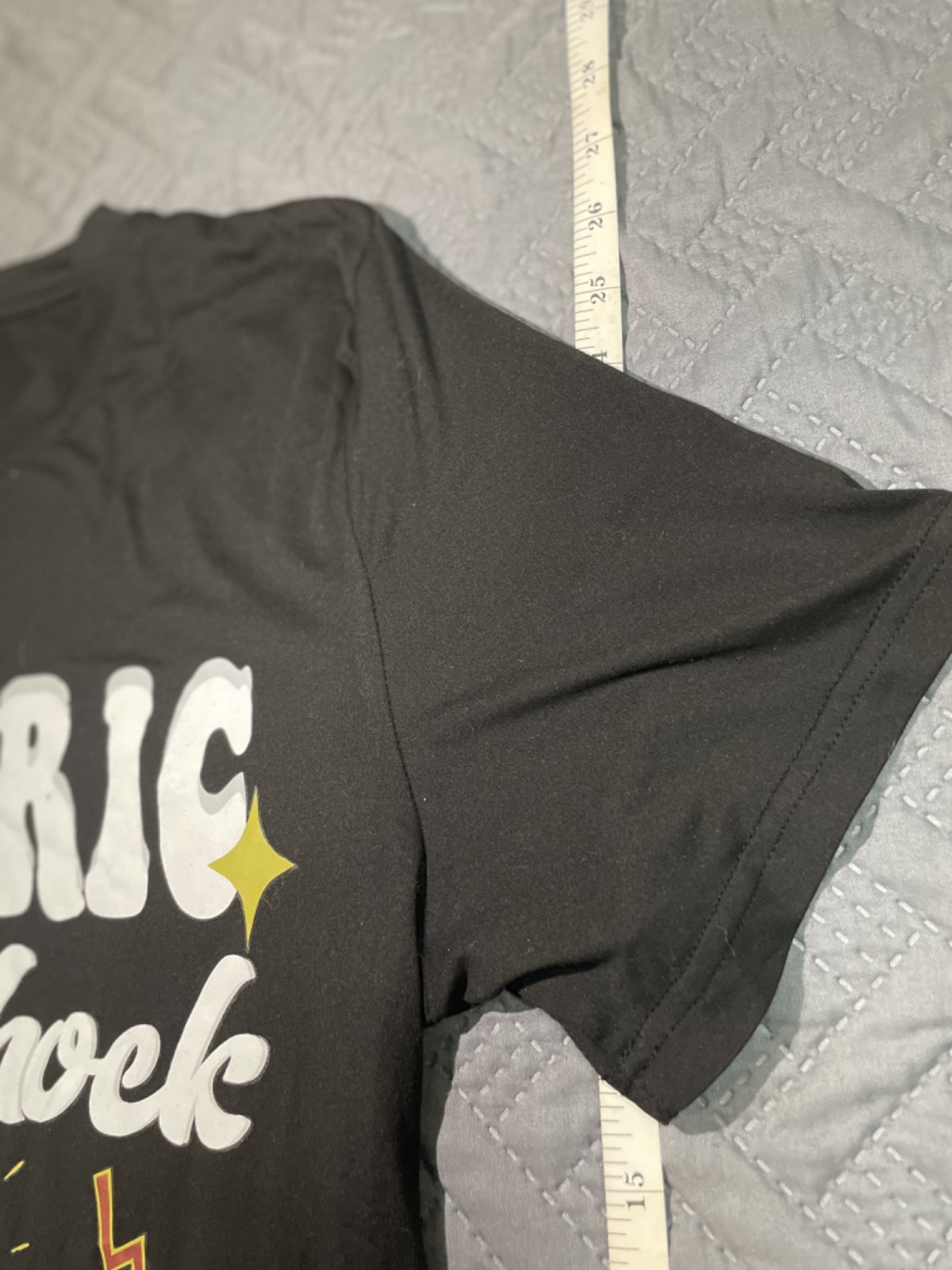 Romwe street wear men’s black skeleton electric shock large print tee size Small