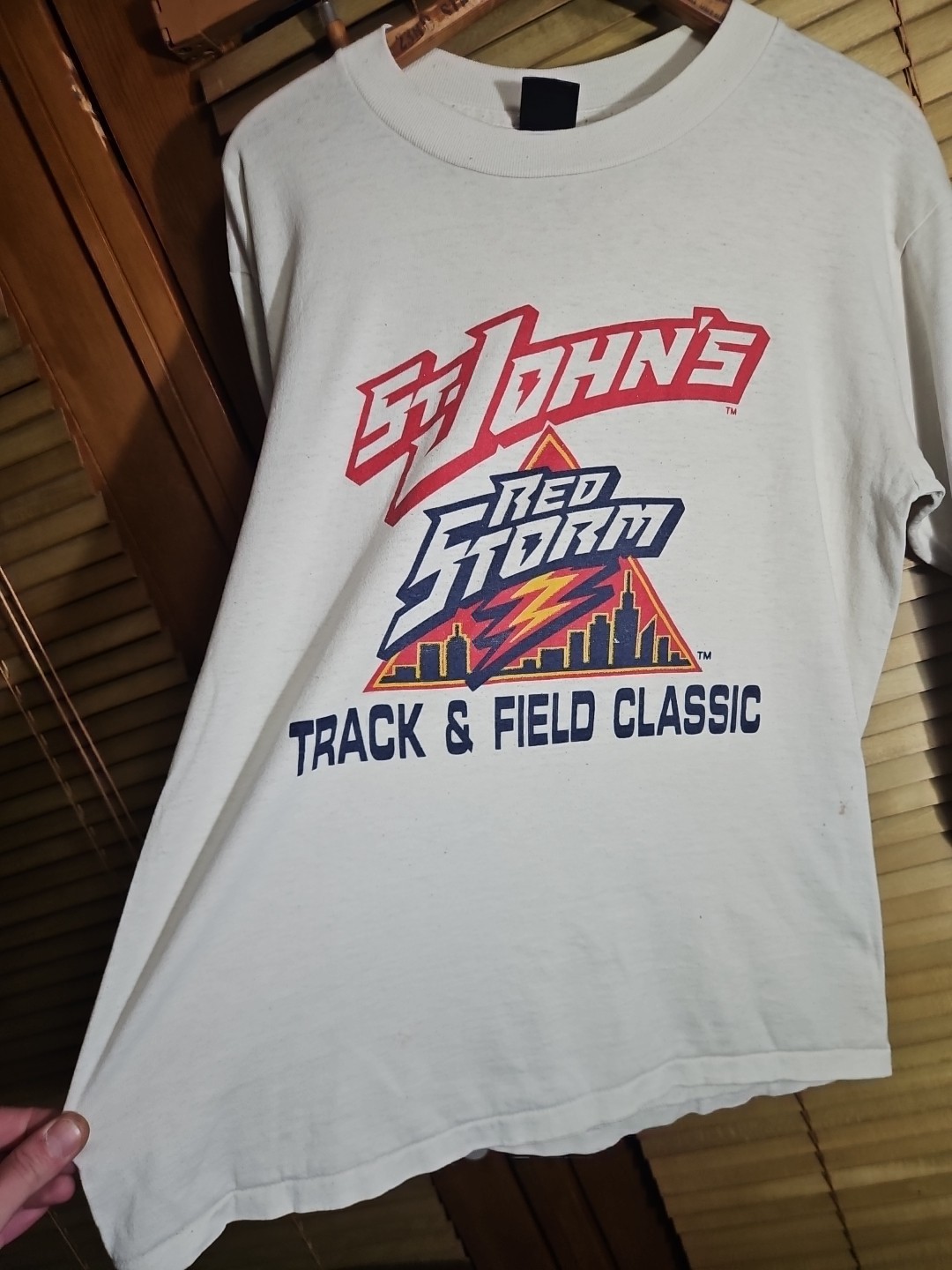 Vintage 90s St John’s Red Storm College Sports Tee T Shirt M L NYC New York City