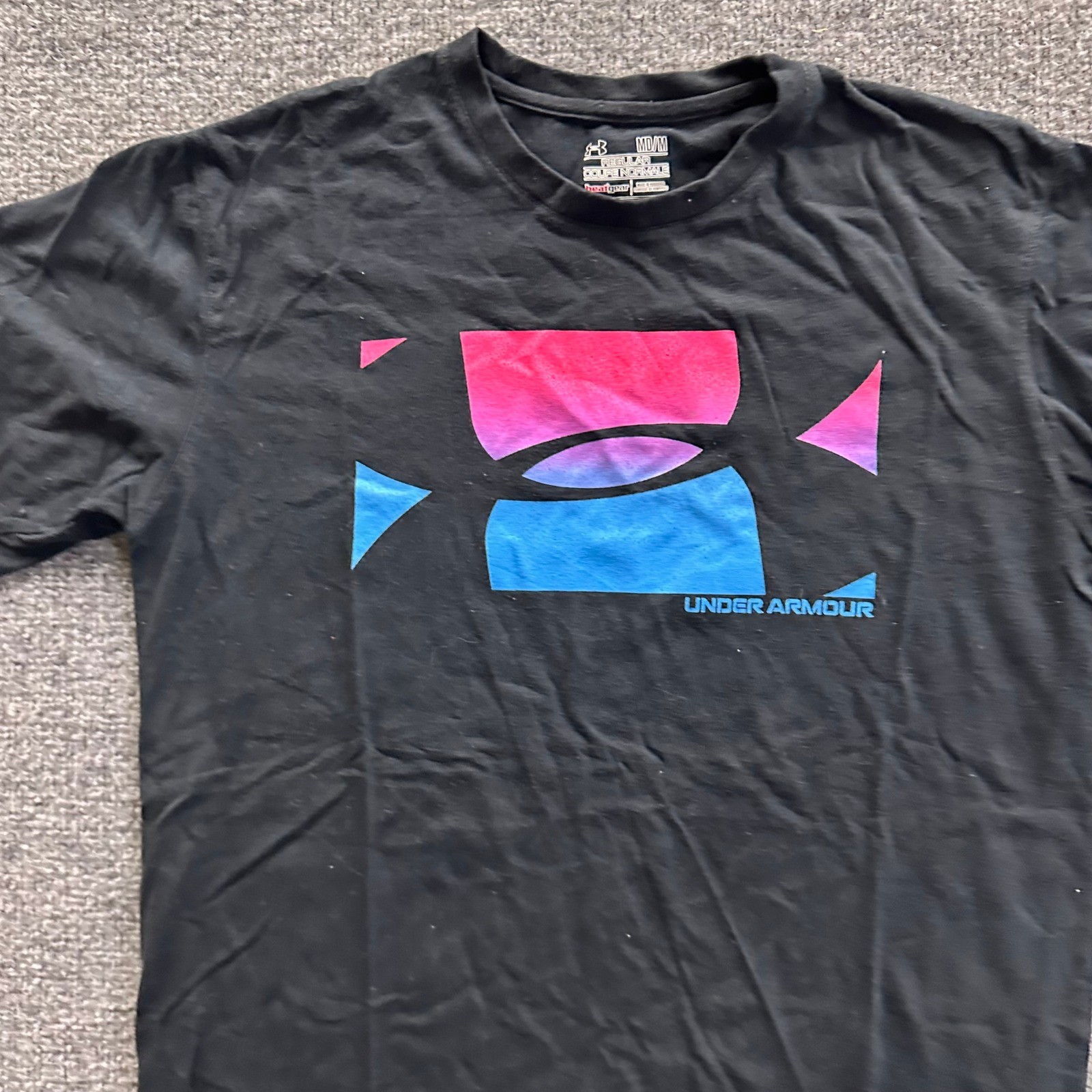 Under Armour T-Shirt Mens Size Medium Black HeatGear Ombre Graphic Logo Casual