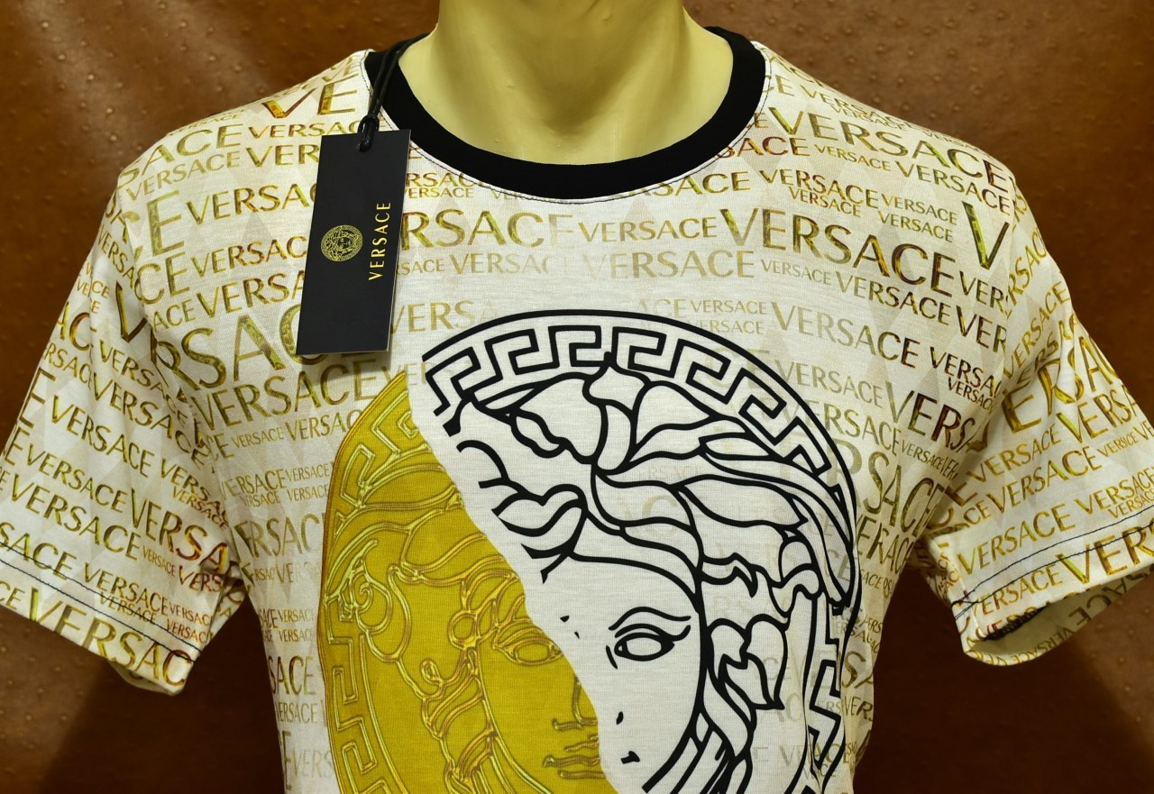 Versace Men’s Medusa T-Shirt Gold Black All Over Logo Short Sleeve Tee Size L