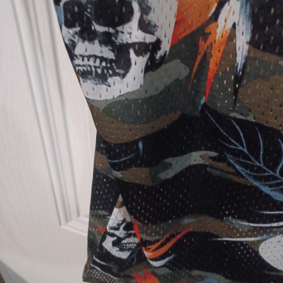 No Boundaries Multi-Color Skull and Fowers Tank Top Men’s Size S