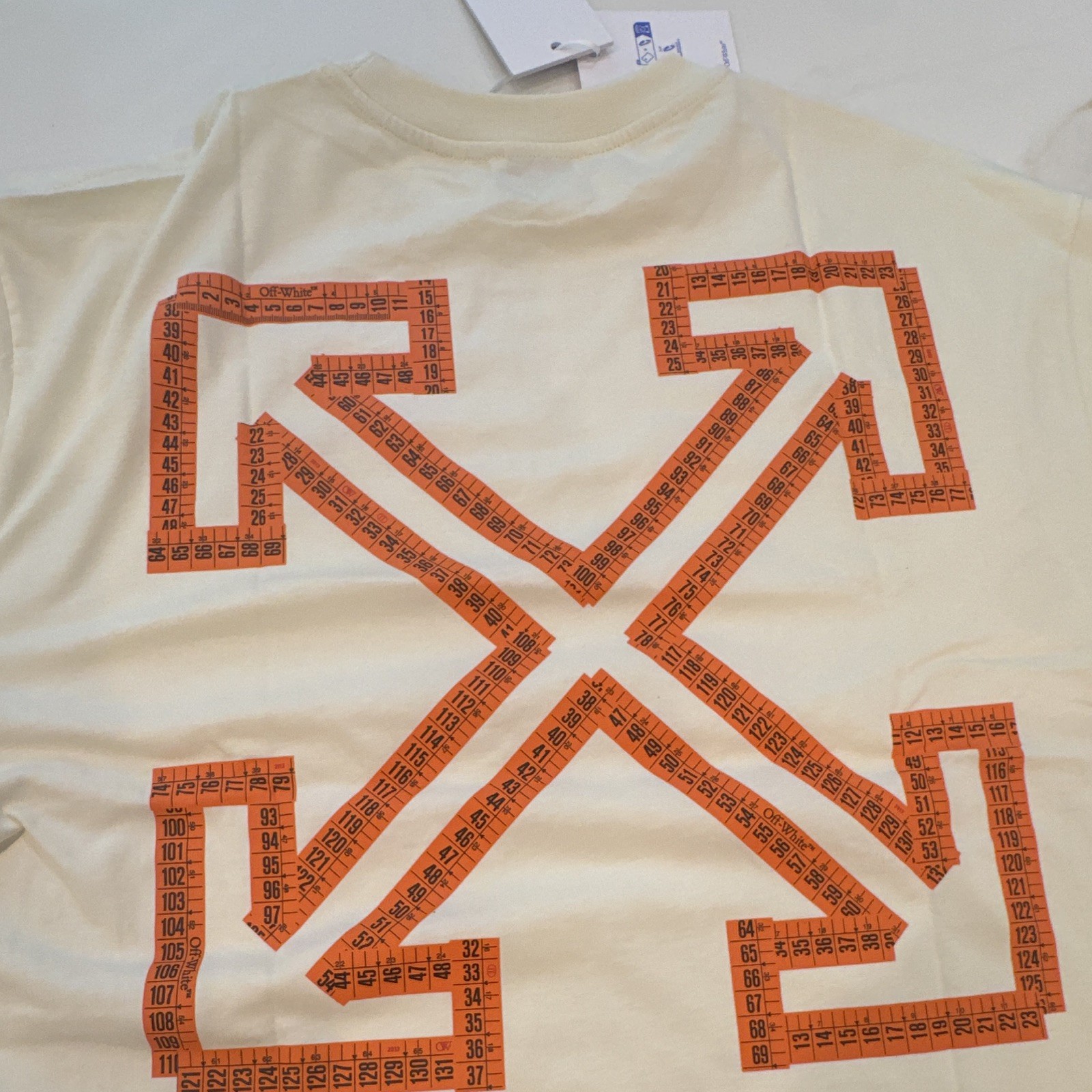 Off-White arrow skate fit tee vanilla ice size large brand new Retail over 350