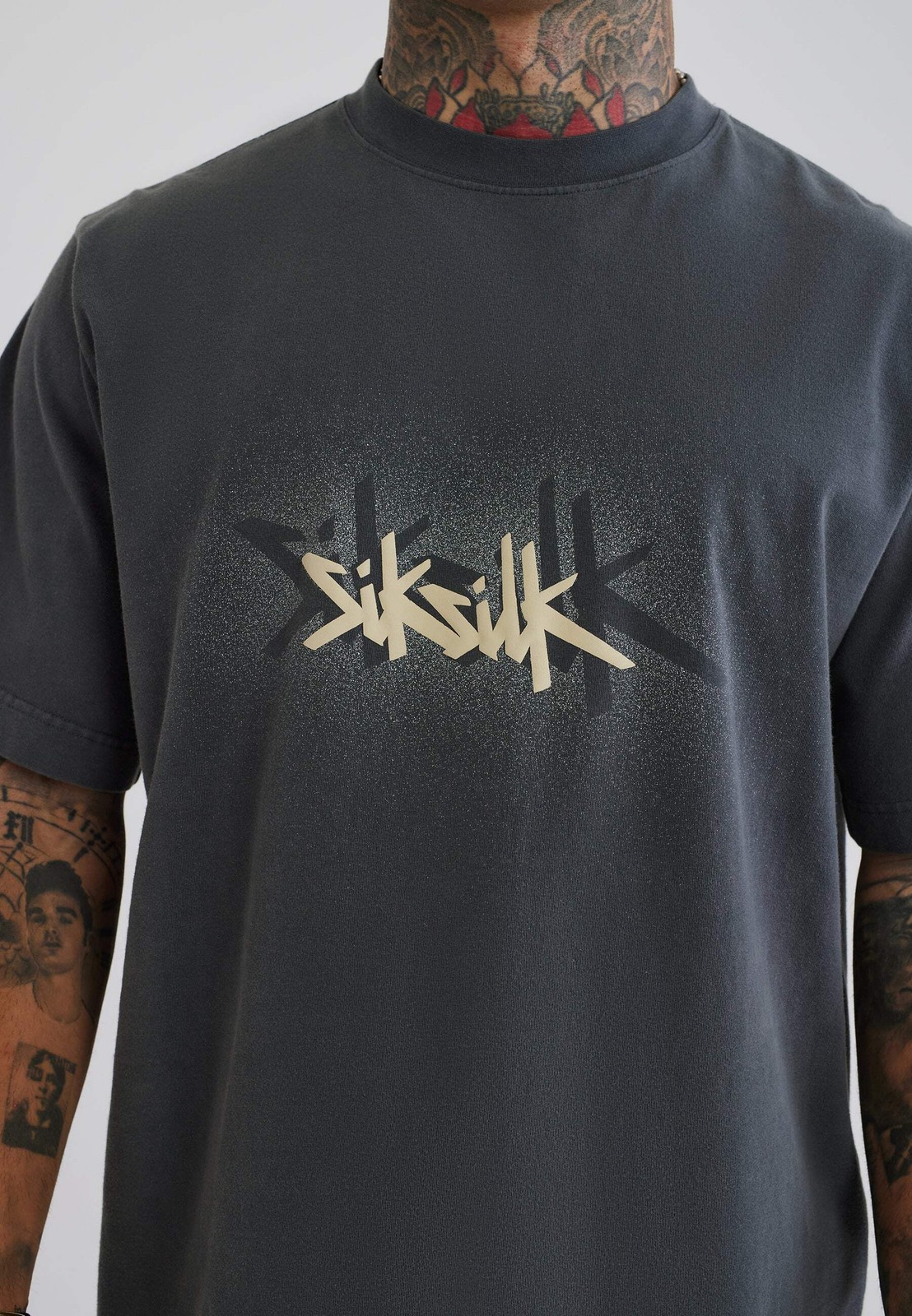 SikSilk Men’s Oversized Fit Drop Shoulder Graphic T-Shirt Tee Grey