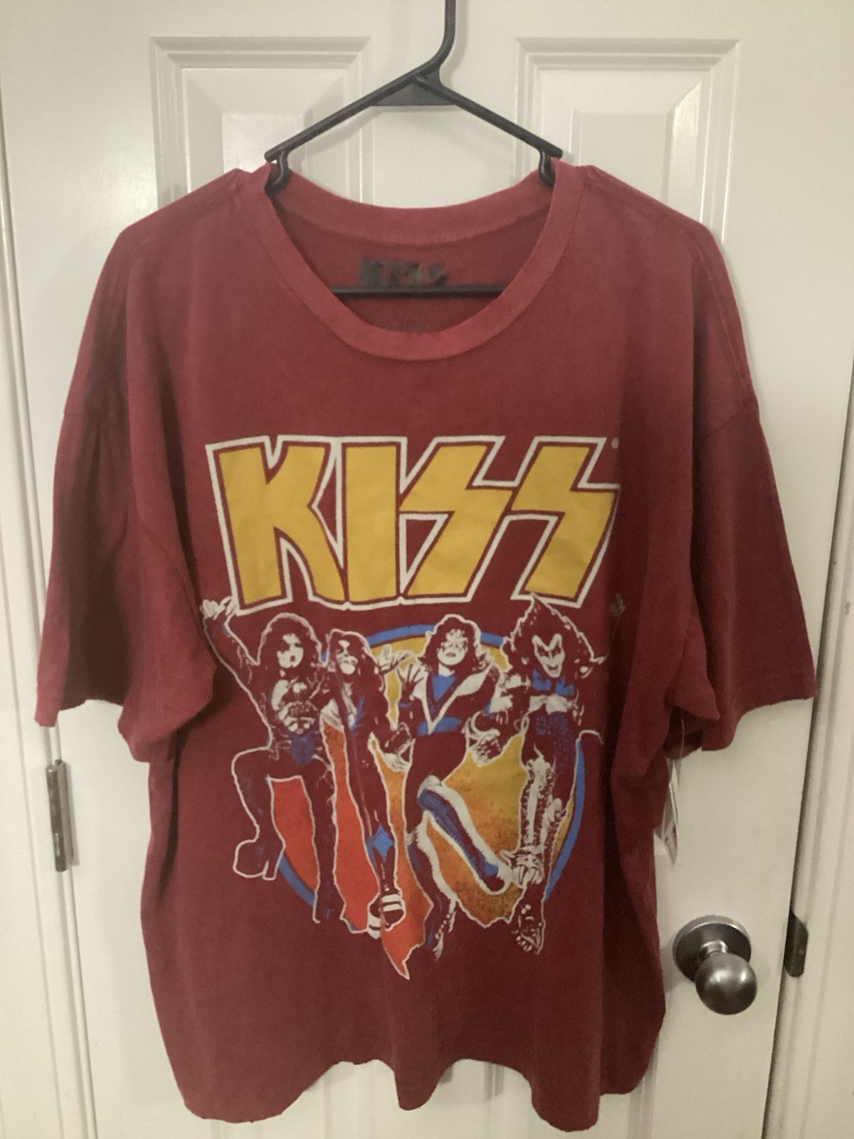 New Mens Kiss Greatest Hits Graphic Tshirt Size L (42 – 44)