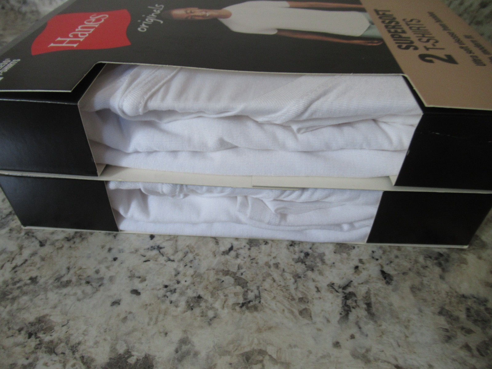Hanes White T Shirts Size Med. Tagless 4 Total Softest Supersoft Slim Modern Fit