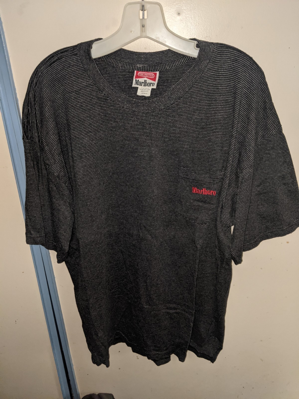 Vintage 1990s Marlboro Unlimited Microstriped Pocket T-Shirt Size L/XL Blk/Grey