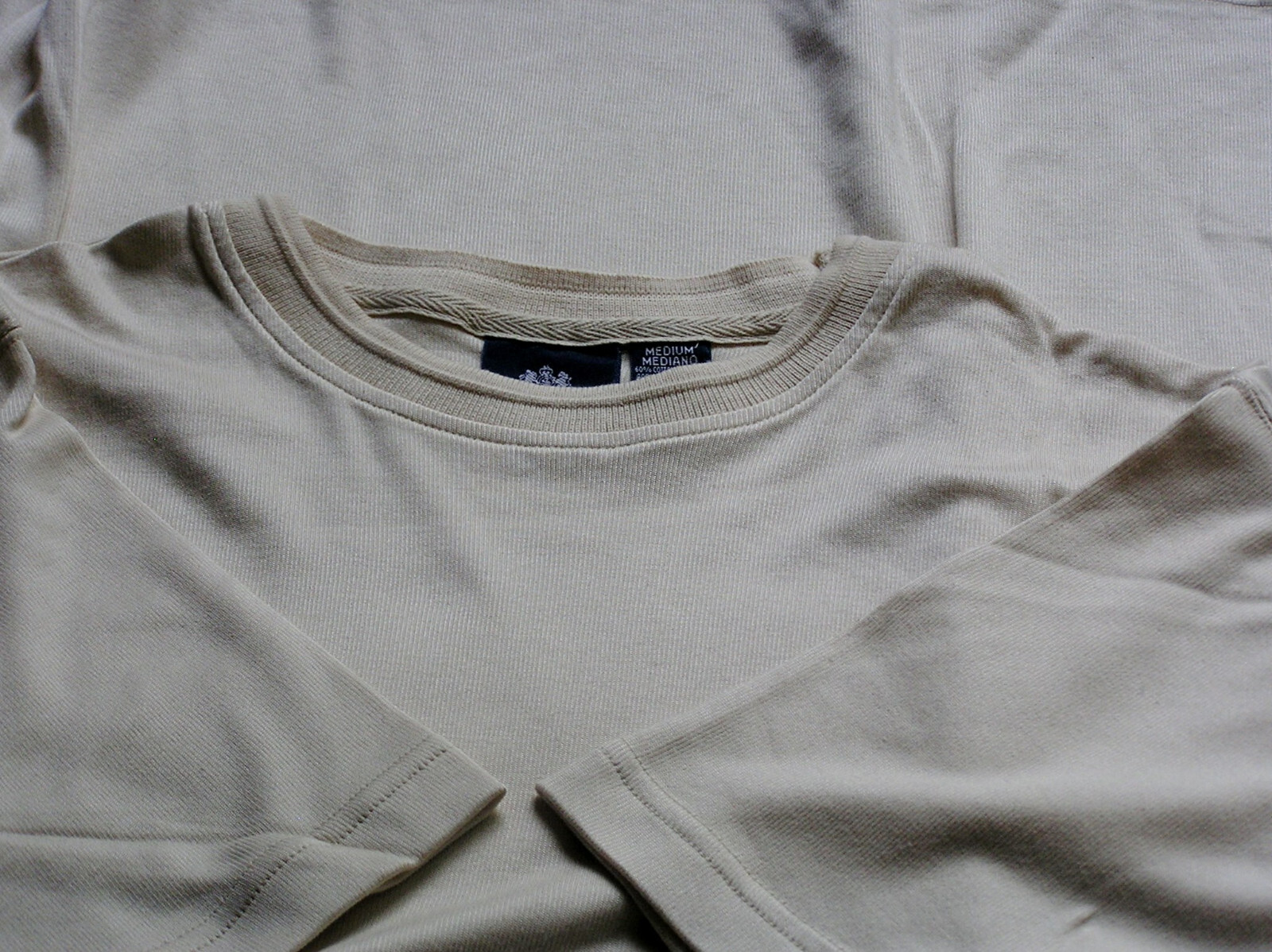 Stafford T with very nice neck and silky material – size medium
