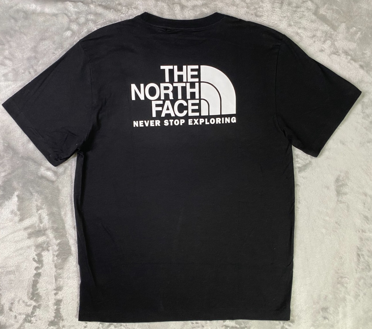 The North Face Throwback Graphic Tee Men Med Black NWT Back Logo NF0A8EBAJK3-M