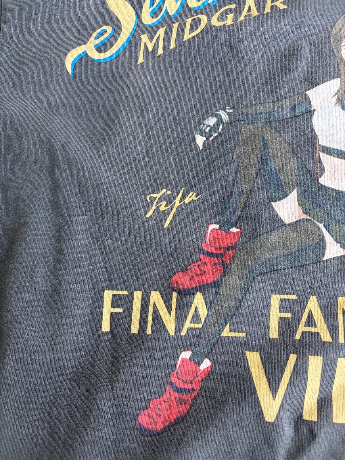 AVIREX x FINAL FANTASY VII REMAKE TIFA SEVENTH HEAVEN T-SHIRT L NWT Authentic