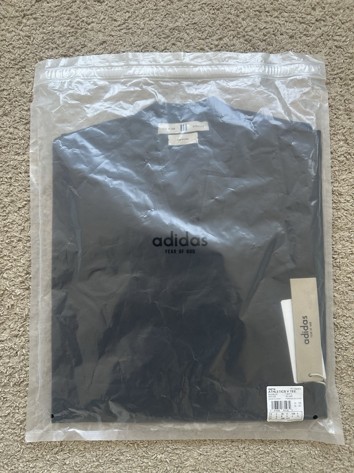 NWT ADIDAS X FEAR OF GOD ATHLETICS V TEE BLACK T-SHIRT IS8736 SIZE MEDIUM