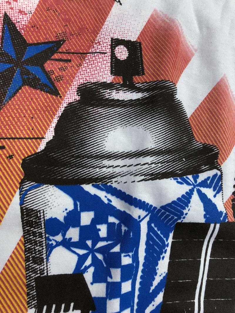 Robot Spray Can Graffiti Large Multi-color Screen Printed Tee Shirt Size XL LKNW