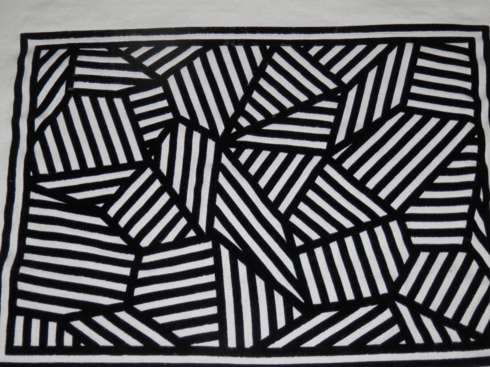 Uniqlo SPRZ NY Sol Lewitt MoMA Special Ed Mens Small Shirt w/ Raised Velour