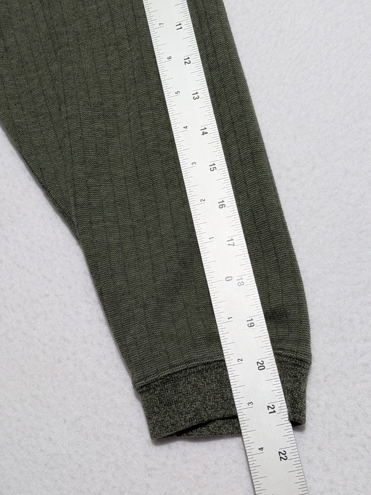 Consensus Sportswear Ribbed Henley Long Sleeve Shirt Size L Mossy Green Cotton