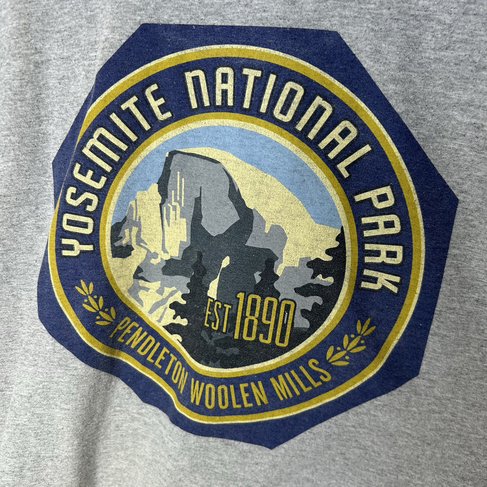 Pendleton Woolen Mills Yosemite National Park Double Sided Graphic T-Shirt – XL
