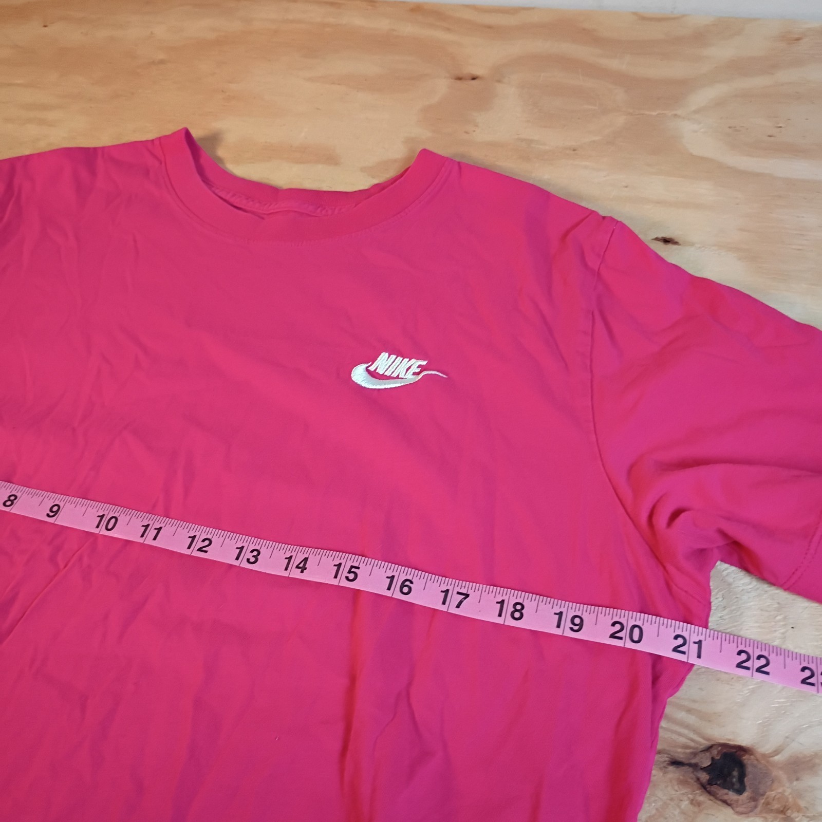Nike Sportswear Club T-Shirt Mens L Pink Embroidered Swoosh Logo AR4997-666