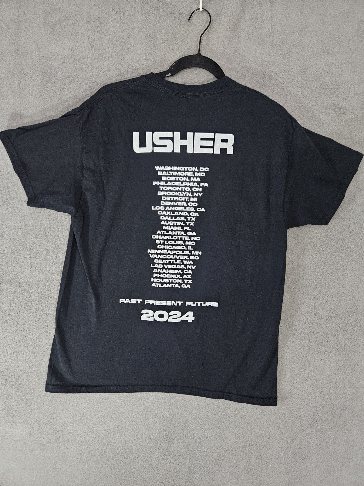 USHER LEANING TOUR T-SHIRT USHER LEANING TOUR T-SHIRT Small Adult Black