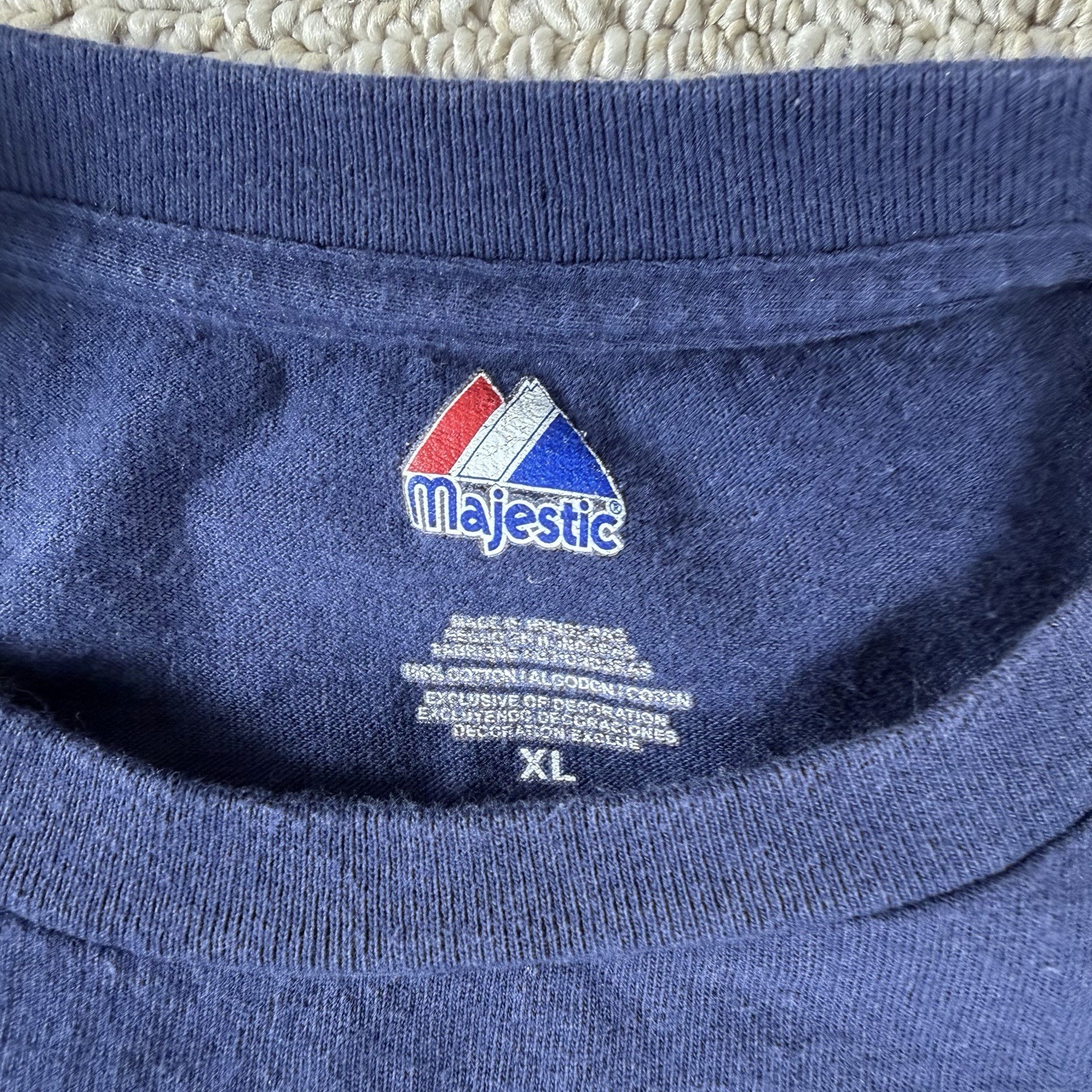 Majestic New York Yankees Stadium Logo Distressed T-Shirt Blue Men’s Size XL