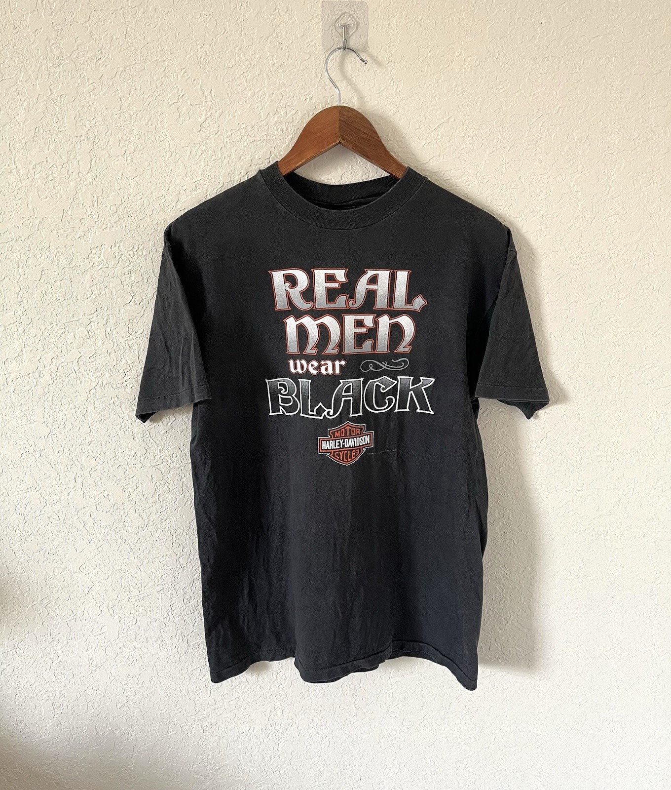 Vintage 90s Harley-Davidson “Real Men Wear Black” biker tee | Men’s Small