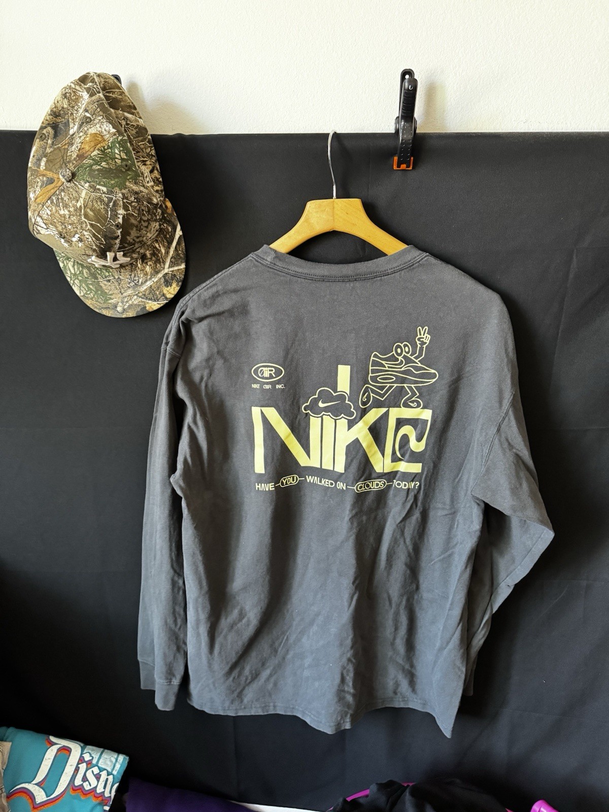 Nike Air INC Longsleeve Size large Loose Fit