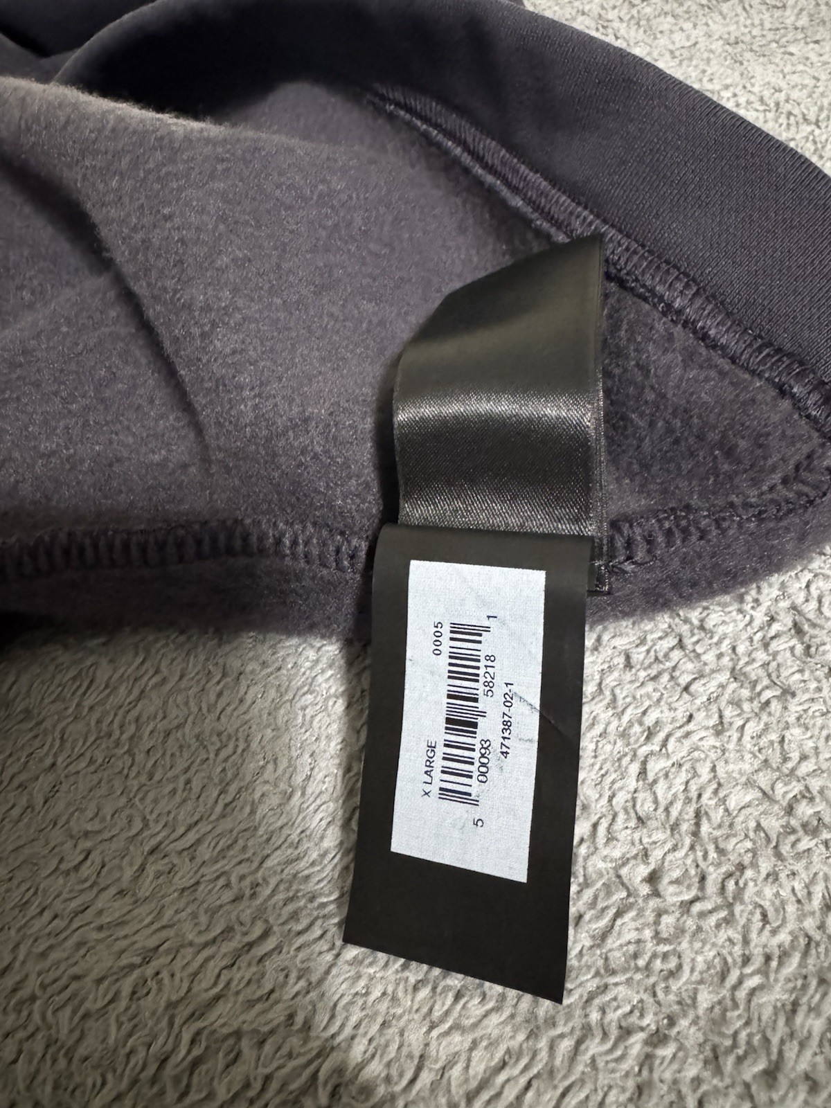 Yeezy x Gap Engineered By Balenciaga 14A Crop Dove Fleece Tee w/ Pads (Black XL)