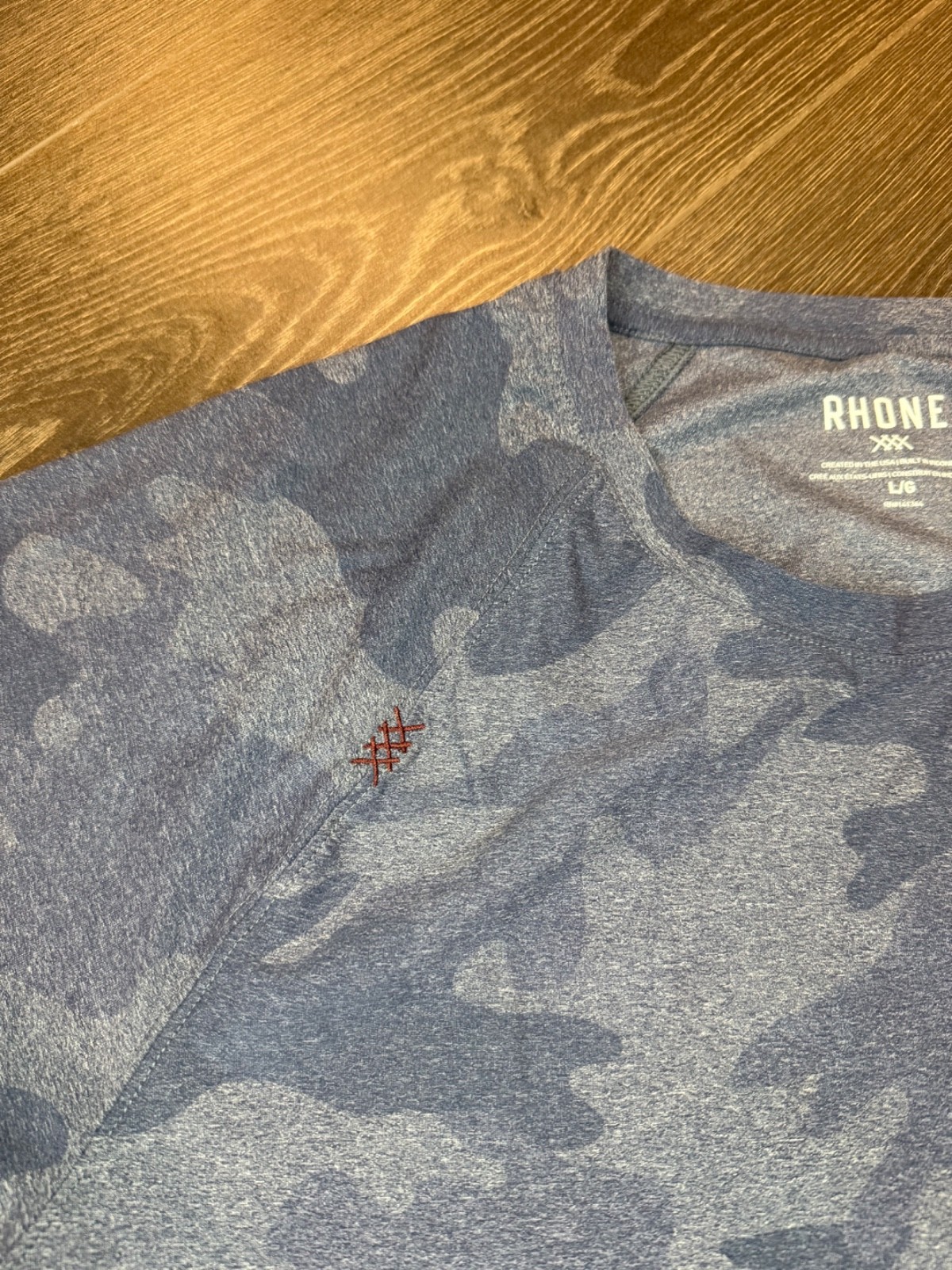 RHONE Reign Blue Camo Performance Short Sleeve Athletic Crew Shirt – Mens L