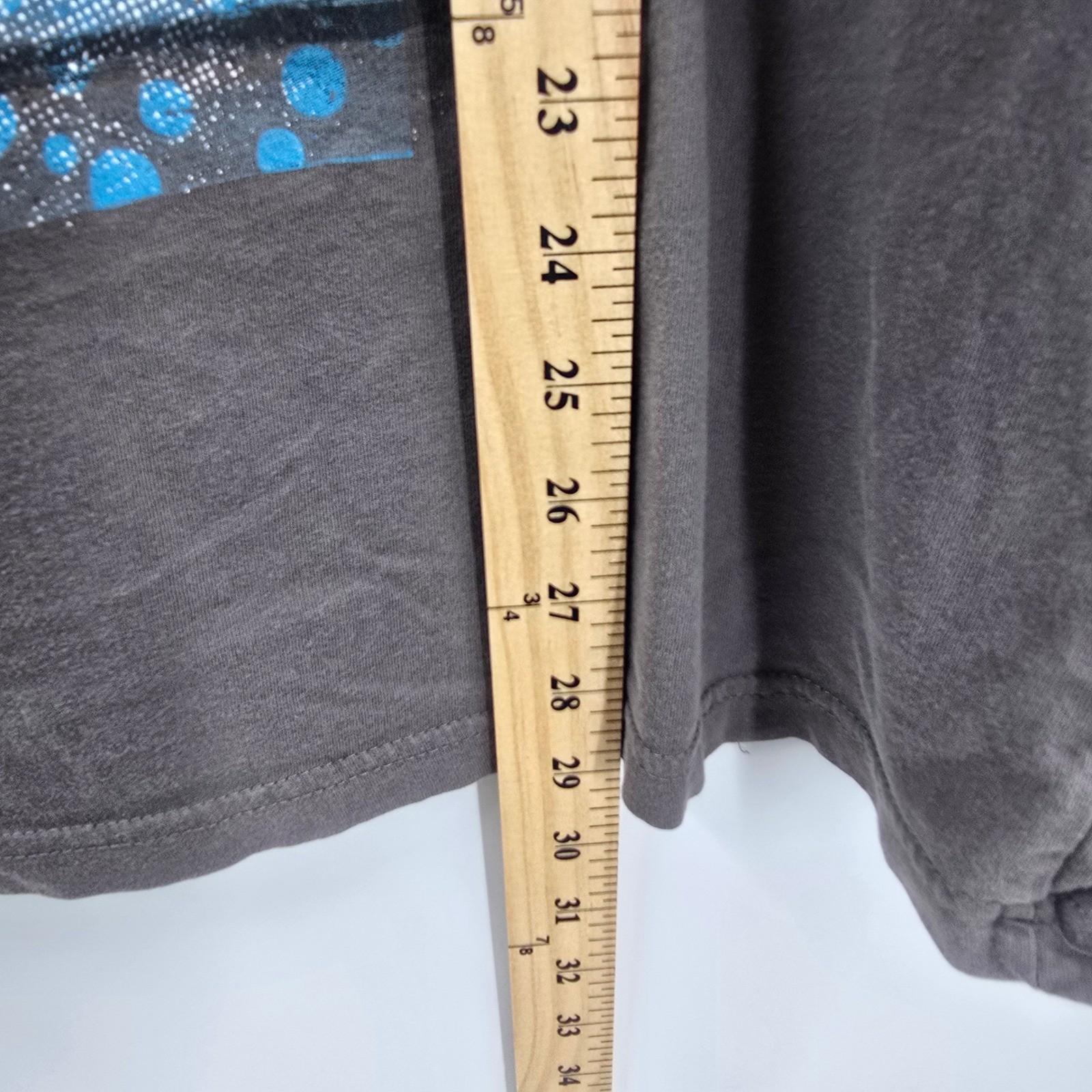 Custom 77 Mens V-Neck Graphic Tee Charcoal Gray White Tree Blue Art Large