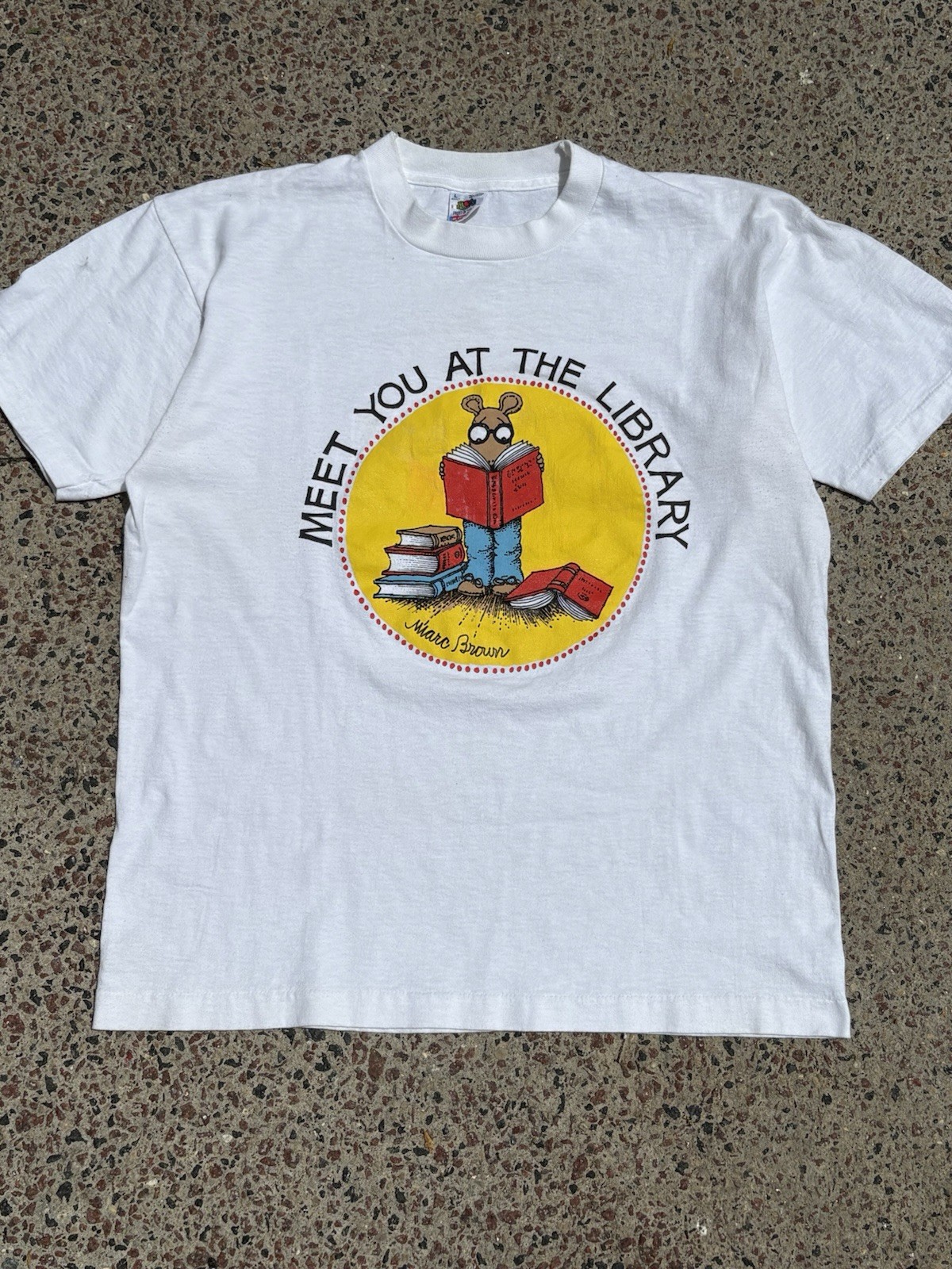 Vintage Marc Brown “Arthur” Meet You At The Library Cartoon Tee. Rare!