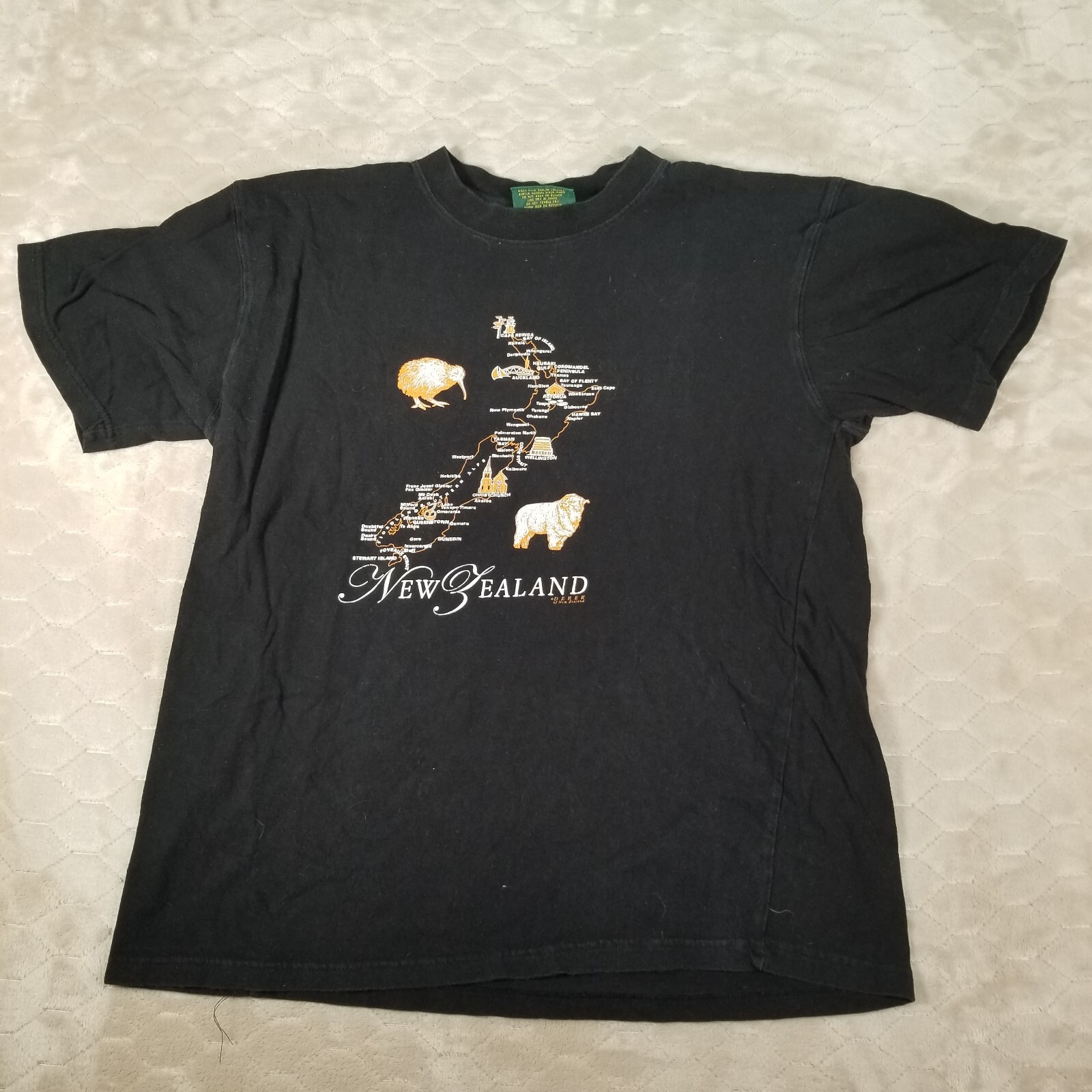 VTG NEW ZEALAND Map Kiwi Destination Shirt Sz Medium Tourist Club See Pics